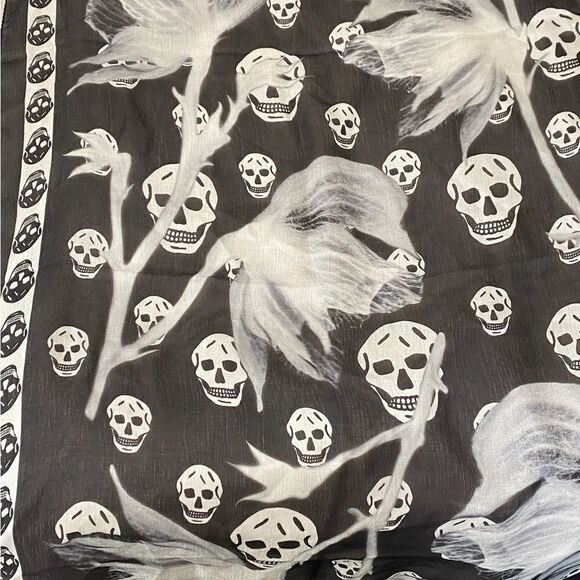 Alexander McQueen Classic Skull Silk Chiffon Scarf - Picture 5 of 9